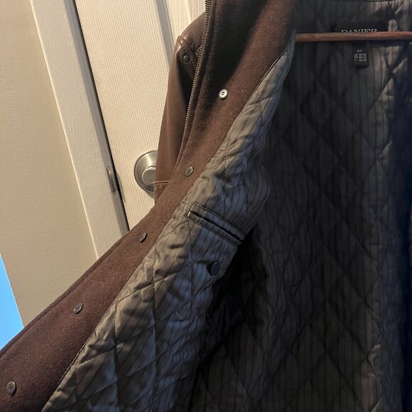 Danier Genuine Leather (Brown) Jacket (with detachable vest lining) *Vintage* - Picture 13 of 14